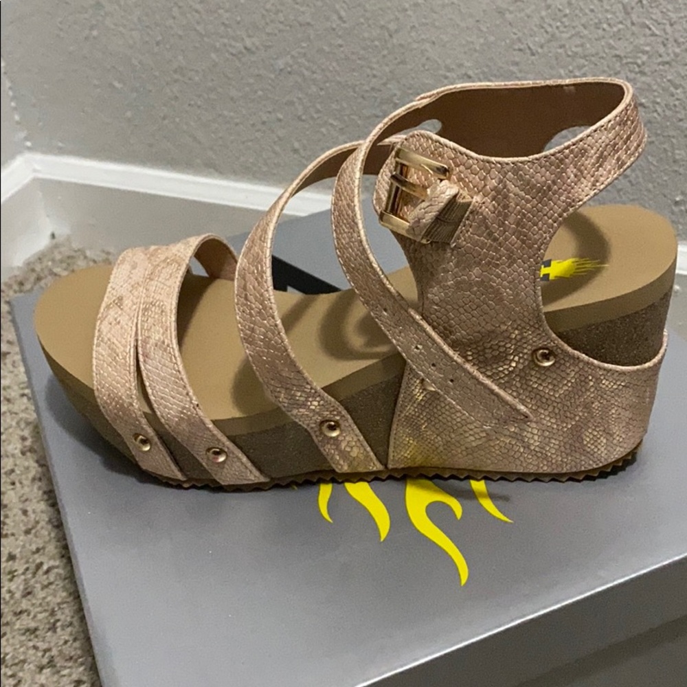 Never Worn Sandals!!